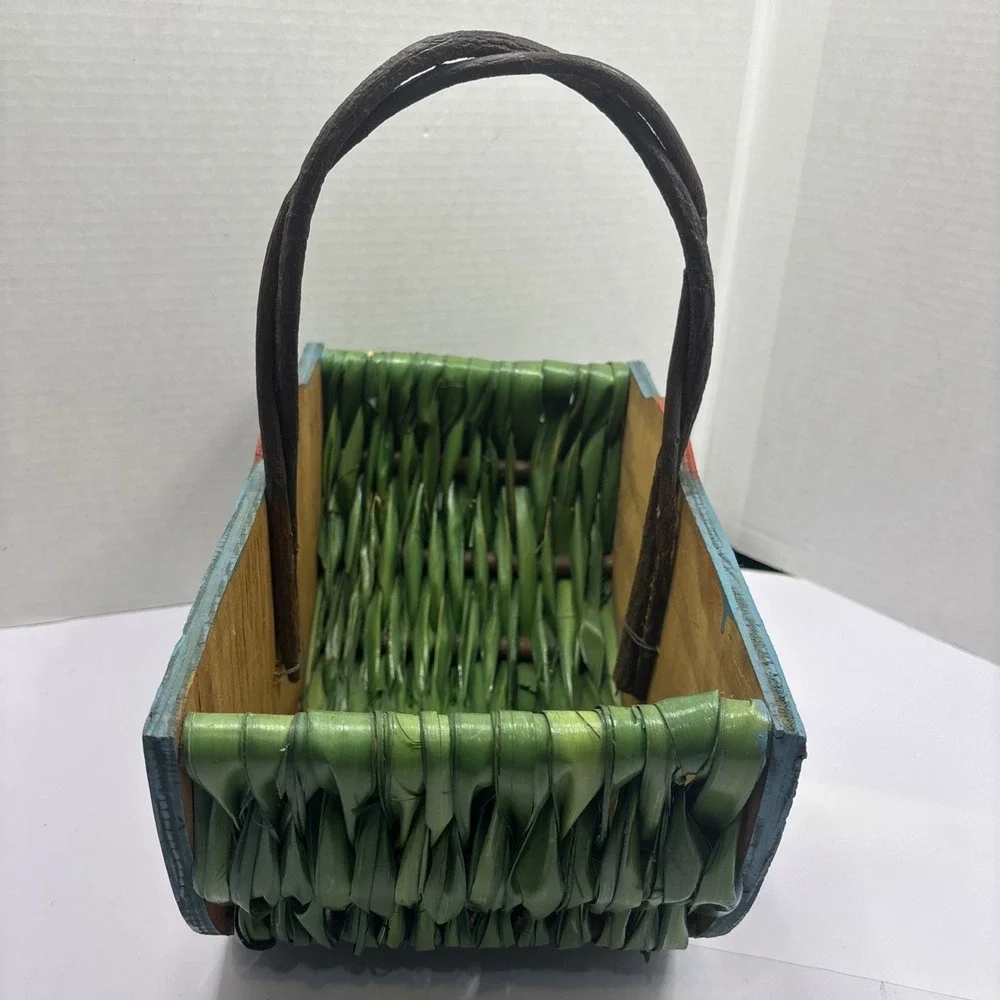 Large Vtg‎ Santa Basket Handmade Hand Painted Palm Branch Sturdy Card Holder